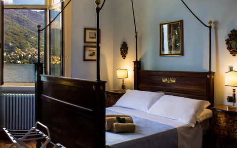 Villa Virginia: Möbel, Interior Design, Schlafzimmer, Bett, Zimmer, Lampe, Bettrahmen, Light Fixture, Wohnung, Decke
