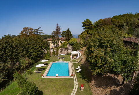 Villa Vorno: Schwimmbad, Estate, Villa, Resort, Garten, Hazienda, Landscaping, Eco Hotel, Thermae, Garten