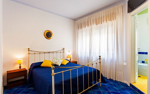 Casa Serena: Interior Design, Flooring, Schlafzimmer, Bett, Fussboden, Möbel, Bedding, Bettdecke, Bettrahmen, Zimmer