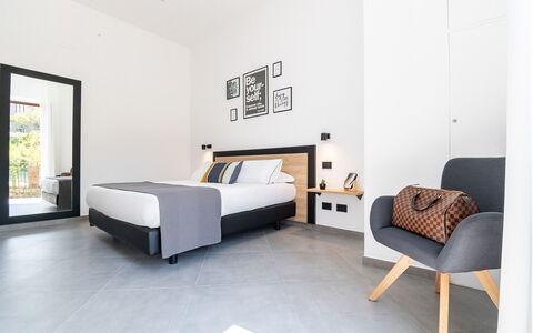 Apartment Vittoria: Interior Design, Möbel, Wohnung, Zimmer, Stuhl, Design, Hotel, Bilderrahmen, Hartholz, Wohnzimmer