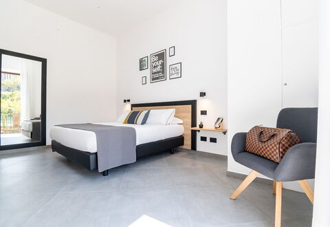 Apartment Vittoria: Interior Design, Möbel, Wohnung, Zimmer, Stuhl, Design, Hotel, Bilderrahmen, Hartholz, Wohnzimmer