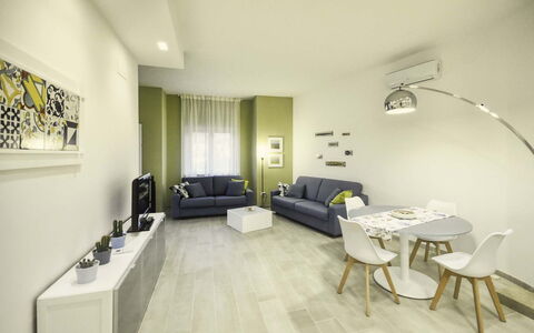 Casa Primavera: Möbel, Interior Design, Flooring, Fussboden, Wand, Couch, Decke, Holz, Zimmer, Wohnzimmer