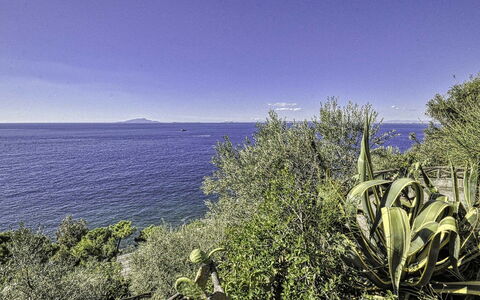 Casa Lubrense: Blau, Wasser, Gewässer, Vegetation, Meer, Horizont, Küsten Und Ozeanische Forms, Ozean, Küste, Tropen