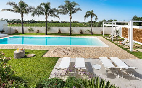 Sun Stone: Schwimmbad, Resort, Verbundwerkstoff, Eco Hotel, Garten, Schatten, Landscaping, Gartenmöbel, Hazienda, Hinterhof