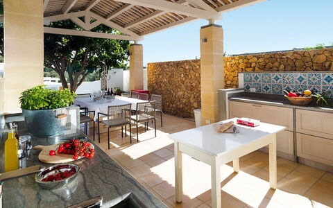 Sun Stone: Möbel, Flooring, Stuhl, Fussboden, Gartenmöbel, Zuhause, Küche, Blumentopf, Zimmerpflanze, Countertop