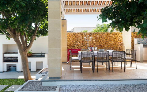 Sun Stone: Möbel, Gartenmöbel, Garten, Stuhl, Flooring, Blumentopf, Schatten, Terrasse, Landscaping, Hinterhof