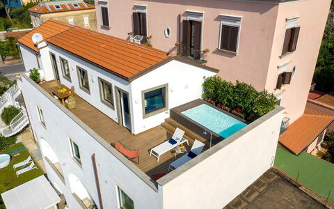 The Ivy Penthouse: Schwimmbad, Wohngebiet, Zuhause, Resort, Wohnung, Estate, Eco Hotel, Hotel, Design, Balkon