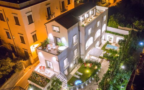 Suite Plumbago: Wohngebiet, Wohnung, Zuhause, Urban Design, Balkon, Estate, Hazienda, Eigentumswohnung, Hof, Design