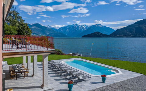 Villa Angela: Schwimmbad, Resort, Gebirge, Eco Hotel, Freizeit, Gartenmöbel, Ferienort, Hotel, Grat, Alpen