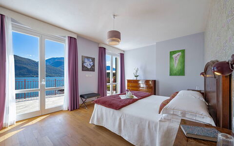 Villa Angela: Möbel, Interior Design, Flooring, Fussboden, Textil, Zimmer, Schlafzimmer, Decke, Bett, Wohnung