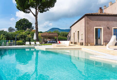 Villa Magical Tower: Schwimmbad, Estate, Resort, Thermae, Water Feature, Hazienda, Landscaping, Villa, Hof, Reflecting Pool