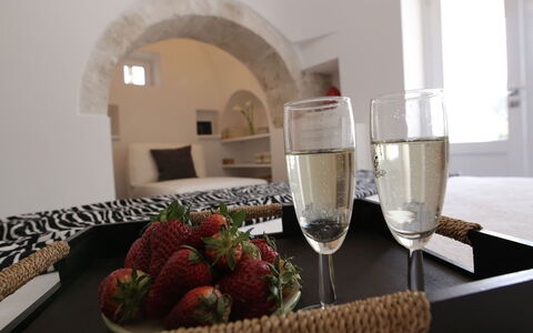 Trulli Maria: Interior Design, Möbel, Beleuchtung, Zimmer, Kissen, Dekokissen, Schlafzimmer, Decke, Kissen, Wohnung