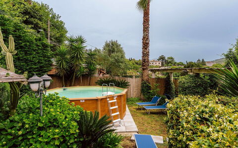 Villa Martina: Schwimmbad, Resort, Eco Hotel, Garten, Hinterhof, Schatten, Landscaping, Freizeit, Hazienda, Garten