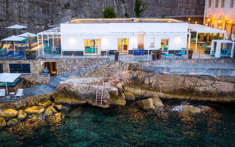 Villa Marina Grande: Küste, Meer, Restaurant, Bucht, Resort, Ferienort, Strandresort, Hotel, Landspitze