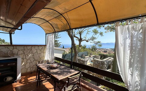 Casa Sally: Schatten, Balkon, Resort, Küste, Eco Hotel, Treppe, Stuhl, Zimmerpflanze, Holzbeize, Deck