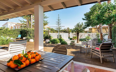 Stella Marina: Möbel, Gartenmöbel, Garten, Zuhause, Wohngebiet, Schatten, Stuhl, Blumentopf, Grundstueck