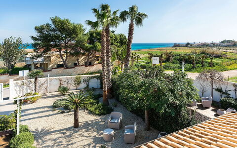 Stella Marina: Landschaft, Grundstueck, Landscaping, Resort, Schatten, Garten, Estate, Eco Hotel