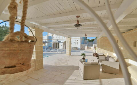 Masseria Ostuni: Schatten, Design, Fliese, Daylighting, Villa, Hotel, Schwimmbad