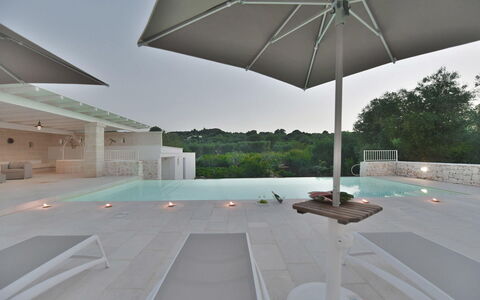Masseria Ostuni: Schwimmbad, Verbundwerkstoff, Beton, Estate, Fliese, Schatten, Design, Villa, Resort, Water Feature