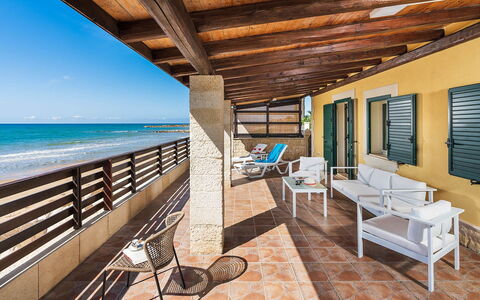 La Rosa dei Venti: Blau, Meer, Ozean, Gartenmöbel, Schatten, Resort, Küste, Strand, Stuhl, Eco Hotel