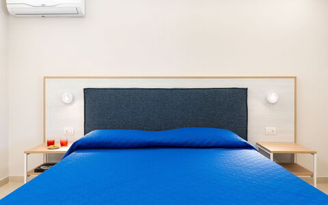 La Rosa dei Venti: Interior Design, Schlafzimmer, Fussboden, Flooring, Möbel, Bett, Bettdecke, Bedding, Zimmer, Bettrahmen