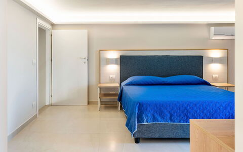 La Rosa dei Venti: Interior Design, Flooring, Möbel, Fussboden, Holz, Decke, Schlafzimmer, Zimmer, Bett, Beleuchtung