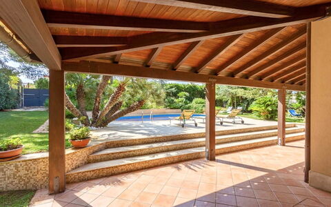 Villa Acquamarina: Holz, Flooring, Fussboden, Decke, Schatten, Resort, Strahl, Holzbeize, Veranda, Outdoor Struktur