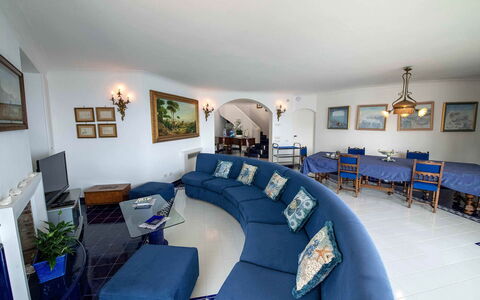 Villa Grazia: Möbel, Interior Design, Couch, Flooring, Fussboden, Tabelle, Decke, Wohnzimmer, Zimmer, Beleuchtung