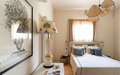 Sibilla: Möbel, Interior Design, Wand, Bett, Schlafzimmer, Zimmer, Holz, Fussboden, Flooring, Light Fixture