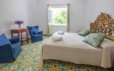 Apartment Amina: Flooring, Fussboden, Interior Design, Möbel, Schlafzimmer, Zimmerpflanze, Blumentopf, Linens, Hotel, Bett