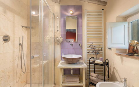 Villa la Foresta: Interior Design, Flooring, Fussboden, Armatur, Badezimmer, Möbel, Holz, Beleuchtung, Zimmer, Decke