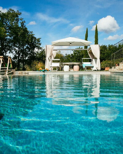 Villa Torre del Chianti: Schwimmbad, Resort, Gartenmöbel, Regenschirm, Sonnenliege, Estate, Eco Hotel, Freizeit, Villa, Hazienda