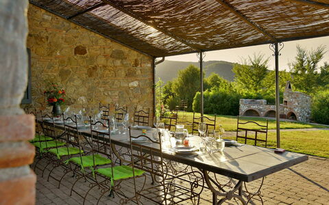 Villa Ghirlanda: Möbel, Tabelle, Küche & Esszimmer Tisch, Stuhl, Gartenmöbel, Tisch Im Freien, Garten, Eco Hotel, Schatten, Hinterhof