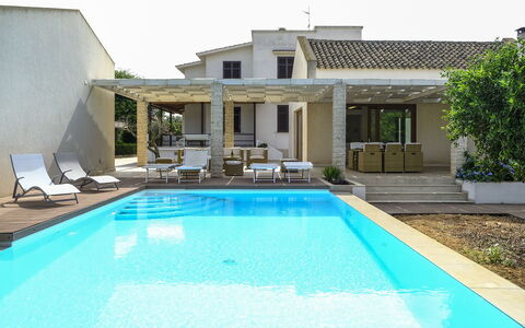 Villa Adriana: Schwimmbad, Resort, Wohngebiet, Zuhause, Verbundwerkstoff, Thermae, Eco Hotel, Estate, Schatten, Gartenmöbel