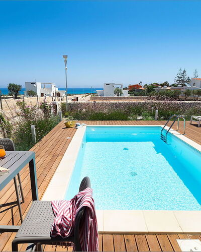 Villa Matilde: Schwimmbad, Resort, Eco Hotel, Gartenmöbel, Hotel, Schatten, Regenschirm, Design, Villa, Stuhl