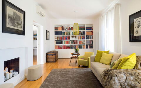 La Terrazza: Möbel, Interior Design, Fussboden, Flooring, Couch, Wand, Wohnzimmer, Zimmer, Holzboden, Zuhause