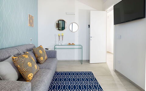 Thyme: Möbel, Interior Design, Flooring, Fussboden, Wand, Couch, Holz, Zimmer, Zuhause, Wohnzimmer