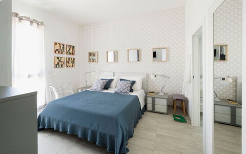 Thyme: Interior Design, Flooring, Fussboden, Möbel, Wand, Schlafzimmer, Decke, Holz, Zimmer, Bett