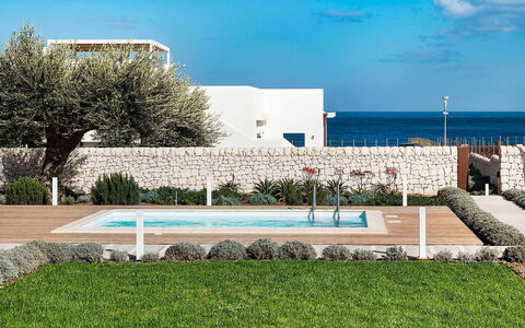 Rosemary: Resort, Garten, Schwimmbad, Schatten, Landscaping, Villa, Gartenmöbel, Eco Hotel, Walkway