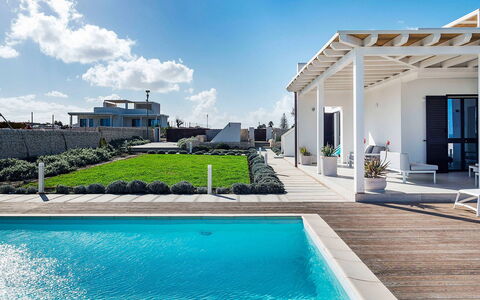 Rosemary: Blau, Schwimmbad, Resort, Gartenmöbel, Verbundwerkstoff, Eco Hotel, Schatten, Villa, Estate, Stuhl