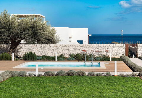 Rosemary: Resort, Garten, Schwimmbad, Schatten, Landscaping, Villa, Gartenmöbel, Eco Hotel, Walkway