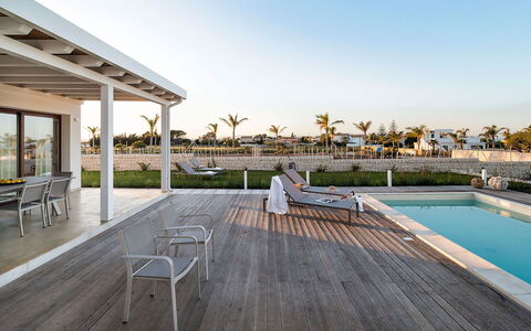 Villa Orietta: Resort, Estate, Schatten, Eco Hotel, Deck, Villa, Outdoor Struktur, Schwimmbad, Walkway