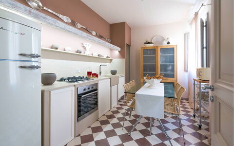 Dimora Simona: Interior Design, Flooring, Küche, Küchengerät, Fussboden, Möbel, Major Appliance, Holz, Cabinetry, Countertop