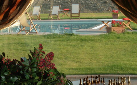 Villa Montichiello: Schatten, Rasen, Garten, Vorhang, Garten, Eco Hotel, Design, Hinterhof, Stuhl, Zimmerpflanze