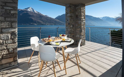 Villa Perla: Möbel, Stuhl, Tabelle, Interior Design, Küche & Esszimmer Tisch, Flooring, Fussboden, Gartenmöbel, Restaurant, Meer