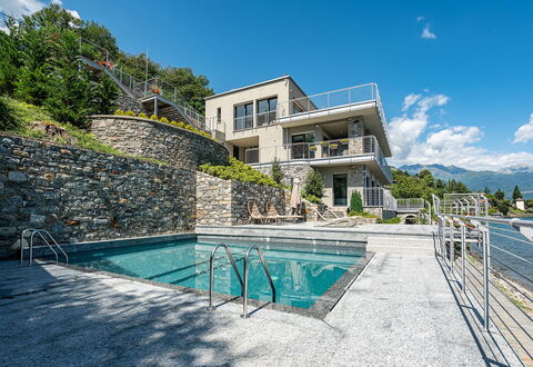 Villa Perla: Schwimmbad, Estate, Reservoir, Resort, Eco Hotel, Villa, Ferienort, Water Feature, Villa