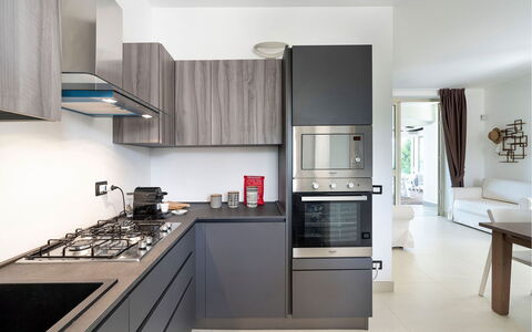 Villa Sea Star: Küche, Küchengerät, Countertop, Major Appliance, Cabinetry, Interior Design, Herd, Möbel, Haushaltsgerät, Flooring