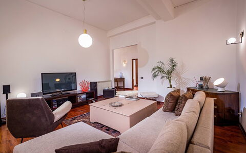 Casa Maurus: Möbel, Interior Design, Flooring, Wand, Fussboden, Decke, Holz, Couch, Zimmer, Wohnzimmer