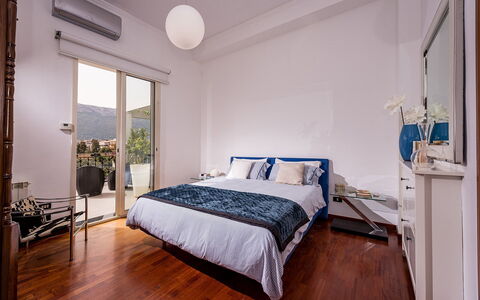 Casa Maurus: Möbel, Interior Design, Bett, Schlafzimmer, Bettdecke, Flooring, Bedding, Fussboden, Zimmer, Decke