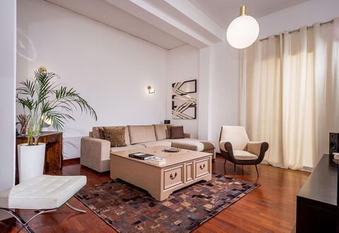 Casa Maurus: Möbel, Interior Design, Flooring, Fussboden, Couch, Wand, Holz, Zimmer, Wohnzimmer, Decke